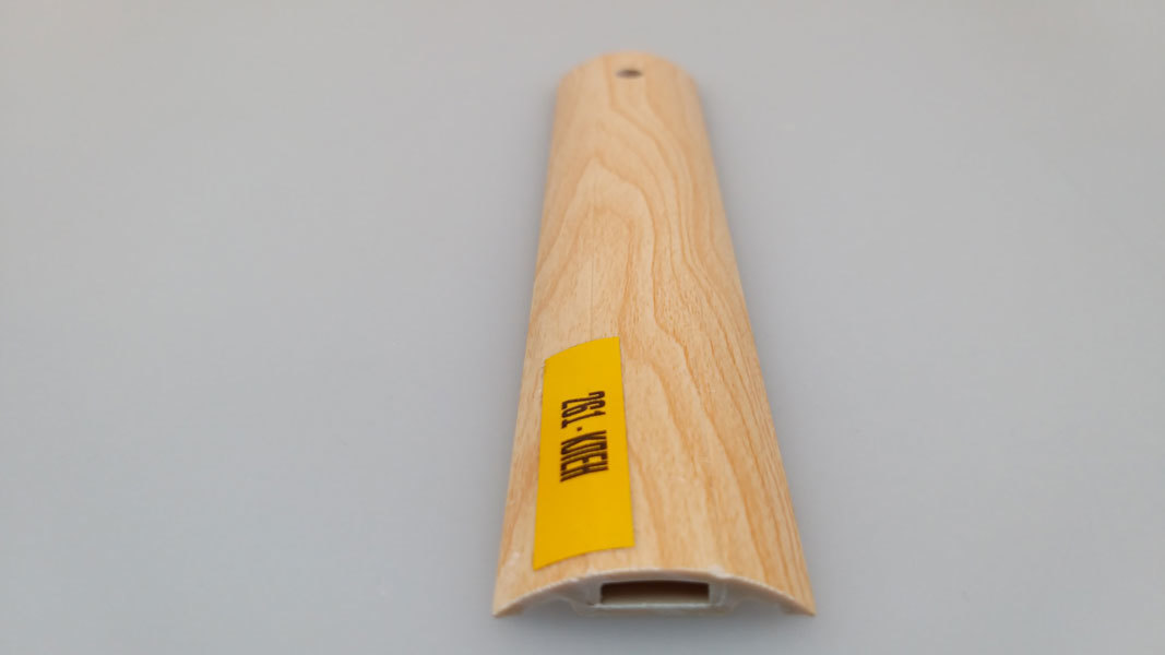 Ideal — Порог пластиковый Идеал 30x900 мм. 261 Клен — Ideal, porogi dlya pola