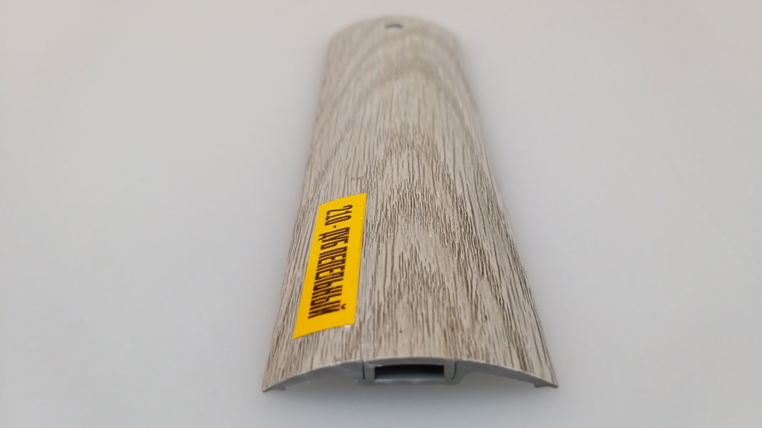 Ideal — Порог пластиковый Идеал 36x900 мм. 210 Дуб пепельный