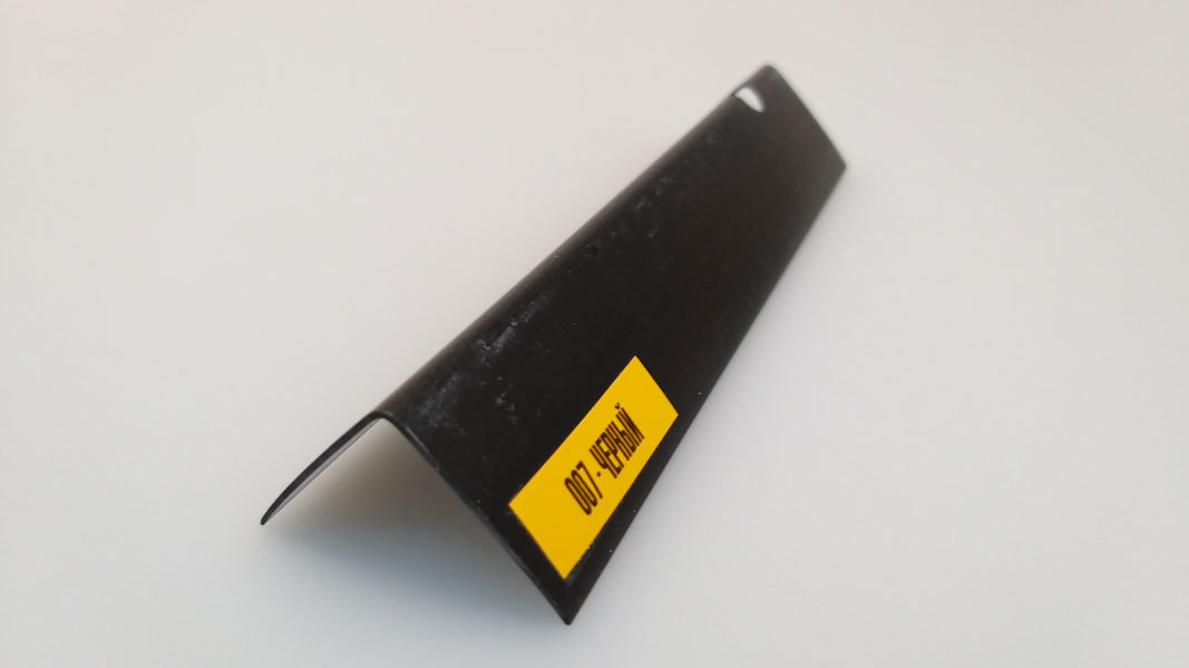 Ideal — Угол пластиковый Идеал 25х25х2700 мм. 007 Черный