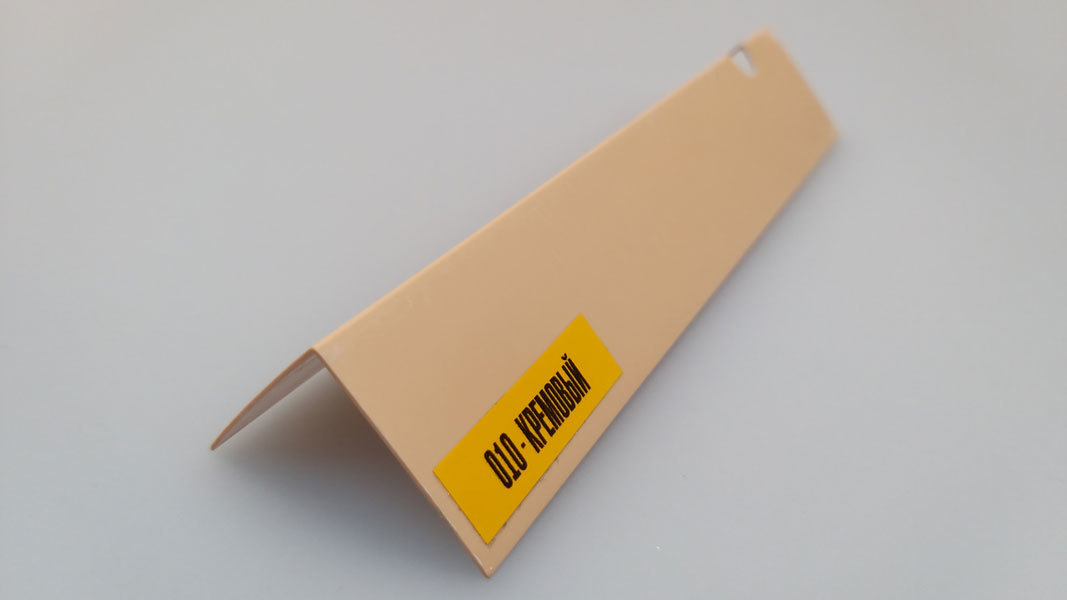 Ideal — Угол пластиковый Идеал 25х25х2700 мм. 010 Кремовый