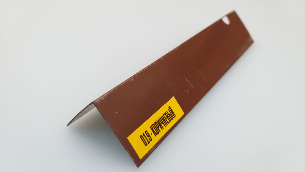 Ideal — Угол пластиковый Идеал 20х20х2700 мм. 019 Коричневый — Ideal, ugol plastikovyy 20h20h2700 mm