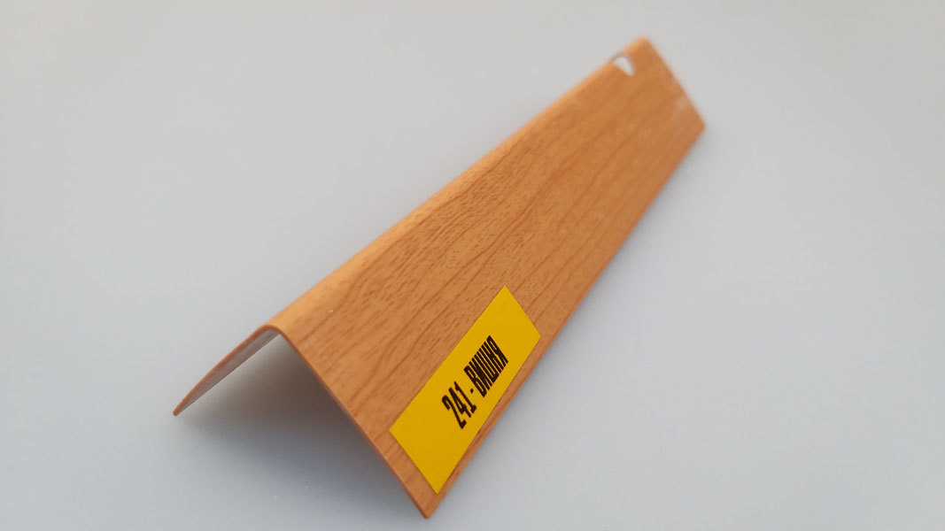 Ideal — Угол пластиковый Идеал 20х20х2700 мм. 241 Вишня