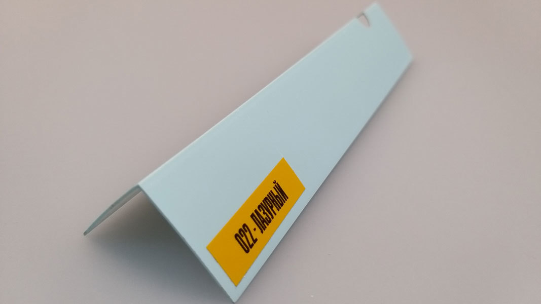 Ideal — Угол пластиковый Идеал 20х20х2700 мм. 022 Лазурный