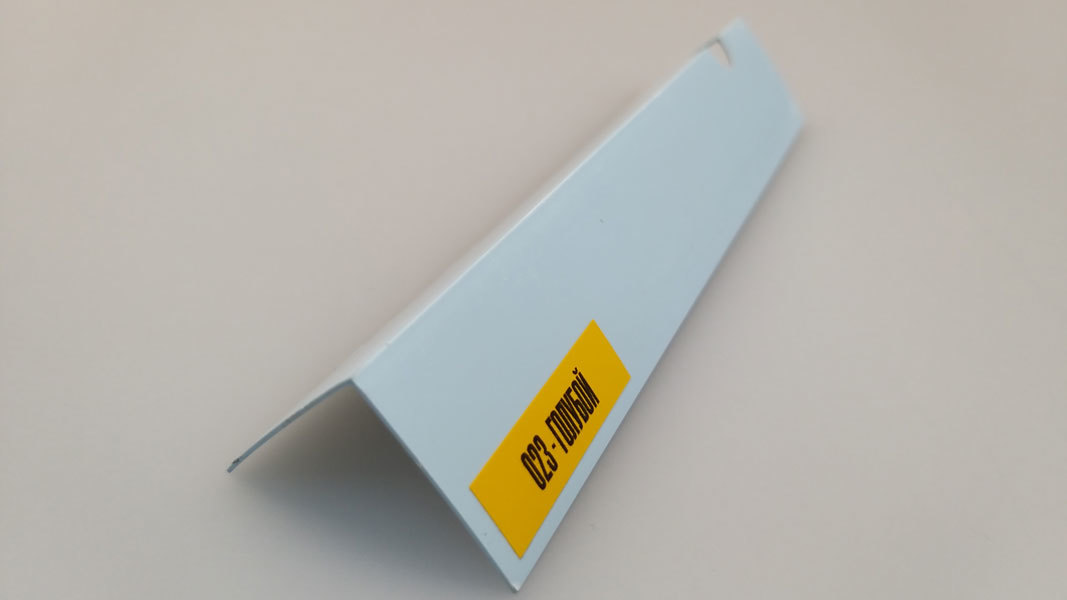 Ideal — Угол пластиковый Идеал 30х30х2700 мм. 023 Голубой