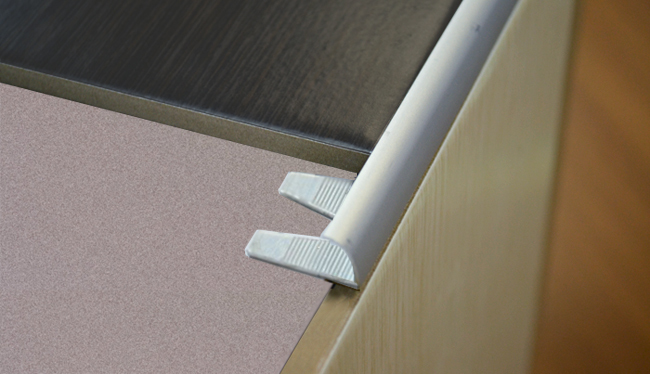 Ideal — Порог алюминиевый раскладка наружная (зубчатая) Пластал