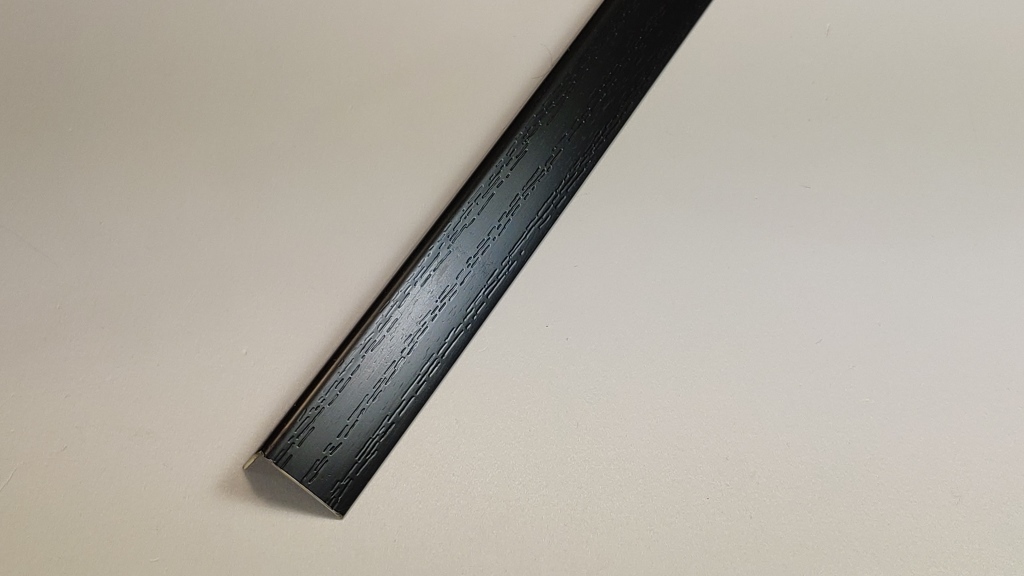 Ideal — Угол арочный ПВХ Идеал 20х12х2700 мм. 007 черный