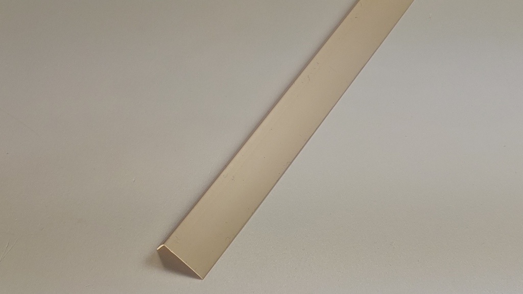 Ideal — Угол арочный ПВХ Идеал 20х12х2700 мм. 008 слоновая кость