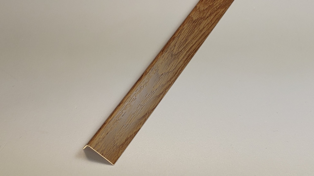 Ideal — Угол арочный ПВХ Идеал 20х12х2700 мм. 206 дуб коньячный