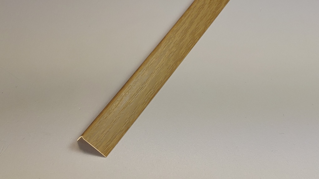 Ideal — Угол арочный ПВХ Идеал 20х12х2700 мм. 212 дуб светлый