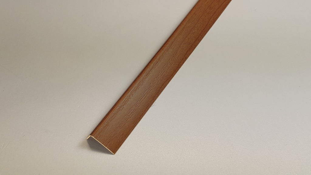 Ideal — Угол арочный ПВХ Идеал 20х12х2700 мм. 244 вишня темная