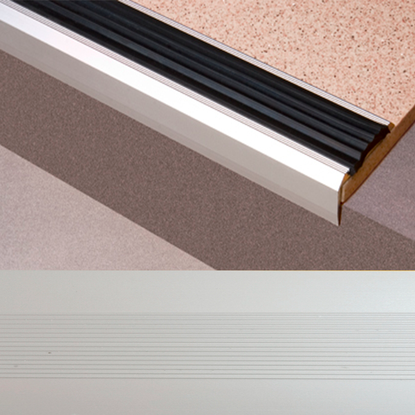 Ideal — Угловой алюминиевый порог Серебро 42,4х22х900 мм. Пластал Д01 с резиновой вставкой для защиты ступеней