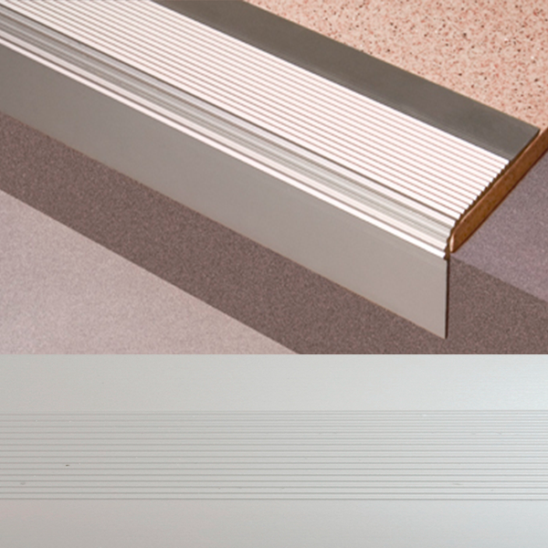 Ideal — Угловой алюминиевый порог Серебро 47.1х32х2700 мм. Пластал Д14 для защиты кромки ступеней лестниц без отверстий